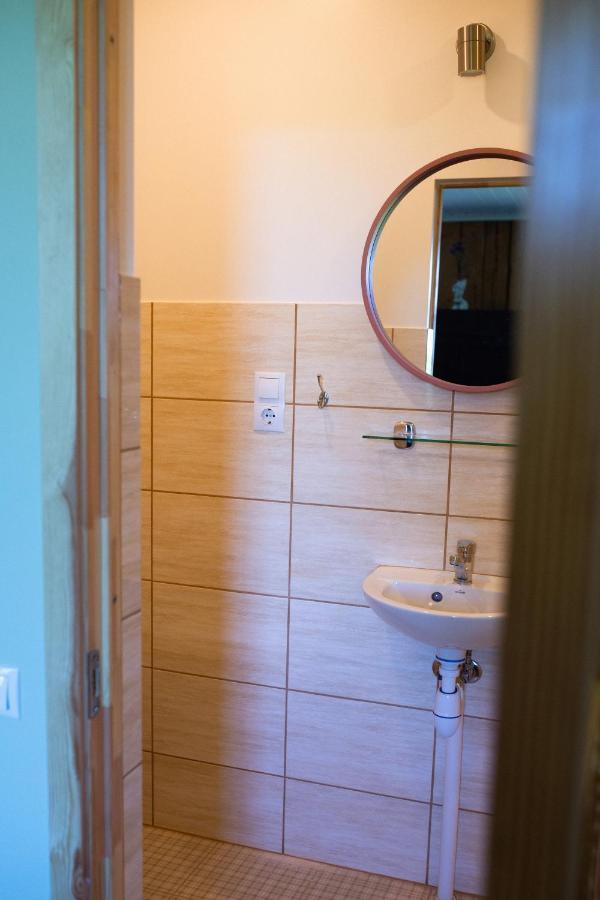 Livi Avat Apartment Ikla ภายนอก รูปภาพ