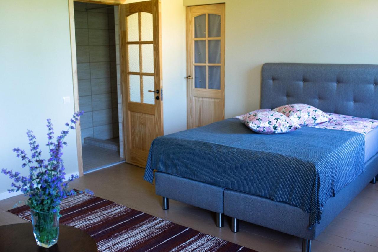 Livi Avat Apartment Ikla ภายนอก รูปภาพ